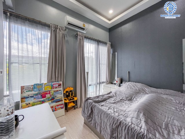 *****ทาวน์เฮ้าส์มือสองย่านนนทบุรี ม.เดอะเมทโทร รัตนาธิเบศร์ เนื้อที่ 20 ตร.ว. ฟังก์ชัน 3 ห้องนอน 2 ห้องน้ำ 2 ที่จอดรถ แถมฟรี! 4 เครื่องปรับอากาศ, 1 เครื่องทำน้ำอุ่น, ฯลฯ บนทำเลเหมาะแก่การอยู่ เพียง 6 นาทีก็ถึงรถไฟฟ้าสายสีม่วง "สถานีไทรม้า" ใกล้ทางด่วน "งามวงศ์วาน"